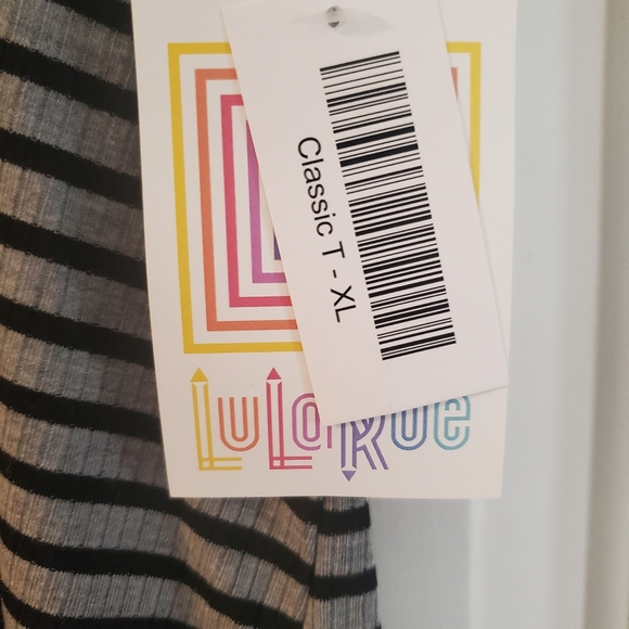 Lularoe Classic T - Picture 5 of 6